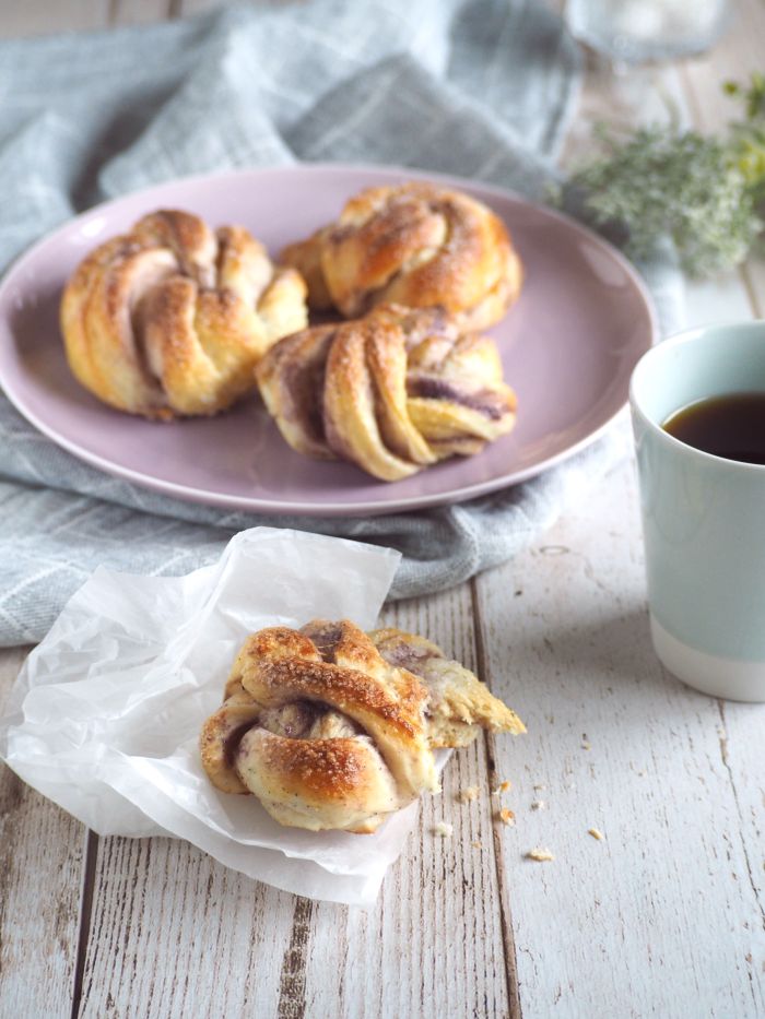 meirami_mustikkasolmupullat_main3