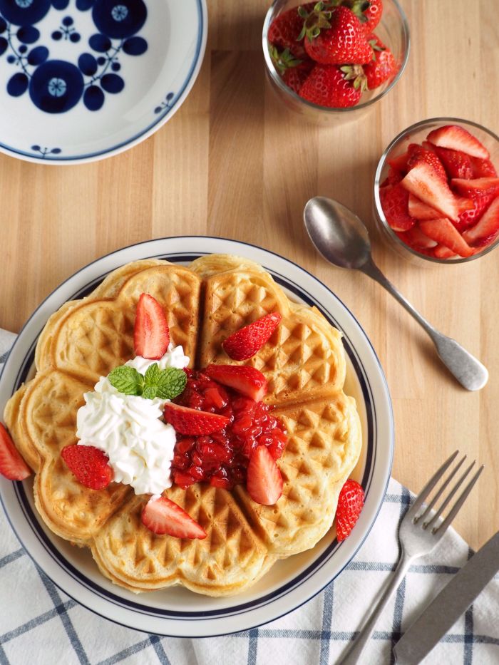 meirami_vohvelitmansikkakompotti_main1