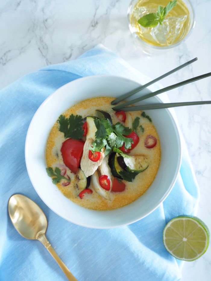 meirami_kookoskanakeitto_main1