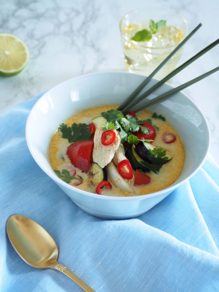 meirami_kookoskanakeitto_main2