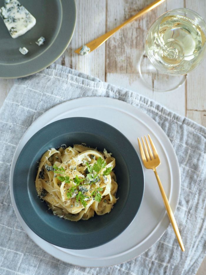 meirami_sinihomejuustopasta_main1