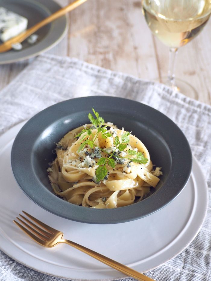 meirami_sinihomejuustopasta_main2